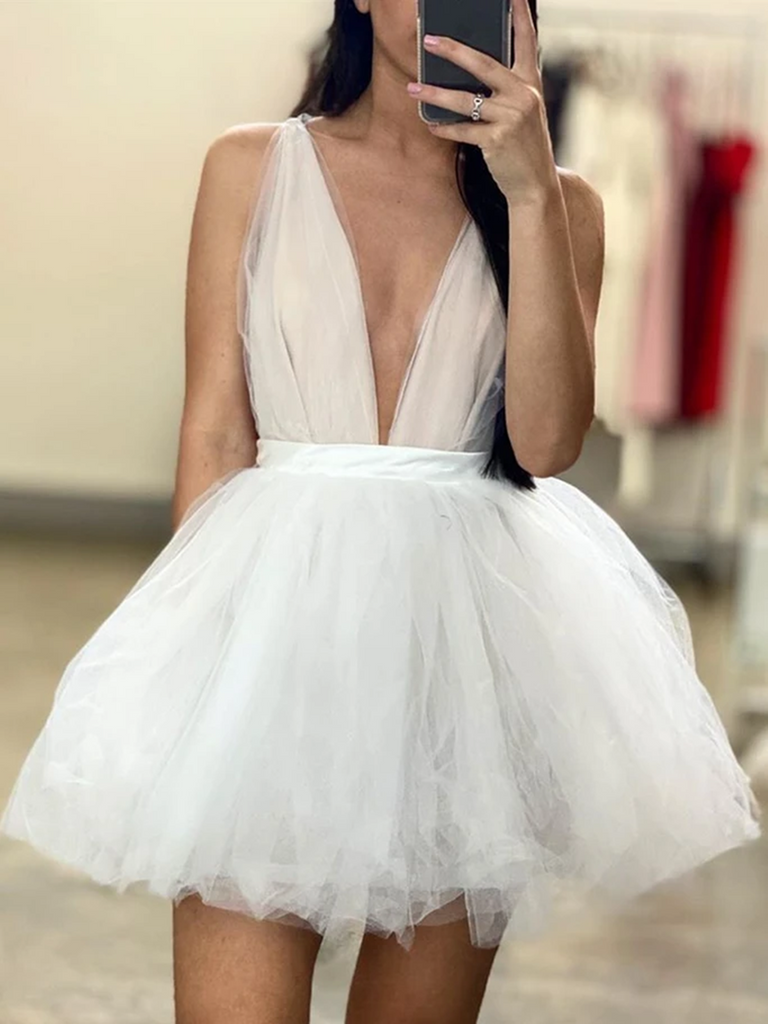 Cute V Neck Short White Prom Dresses, V Neck White Tulle  Homecoming Dresses, White Short Formal Graduation Evening Dresses